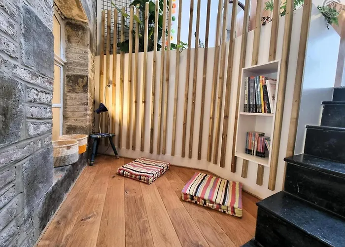 Authentique Avec Jardin Et Animaux Admis - Fr-1-510-234 * Bousignies-sur-Roc