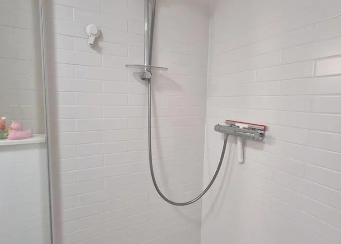 Authentique Avec Jardin Et Animaux Admis - Fr-1-510-234 * Bousignies-sur-Roc