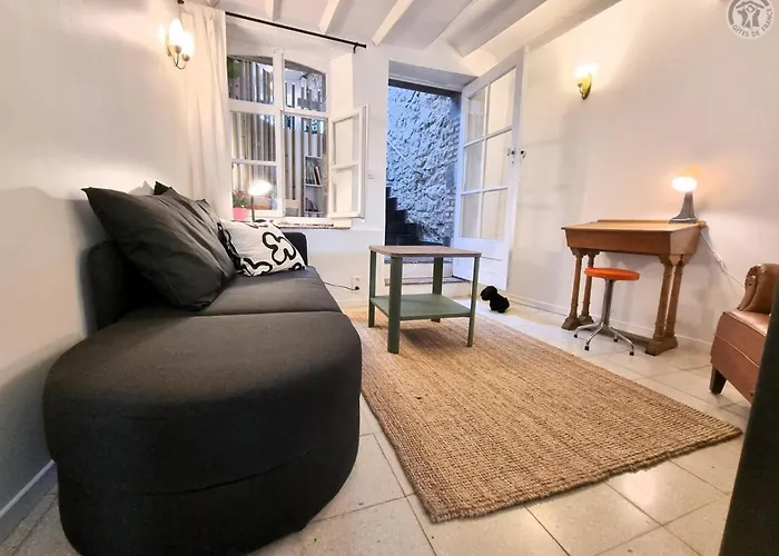 Authentique Avec Jardin Et Animaux Admis - Fr-1-510-234 * Bousignies-sur-Roc